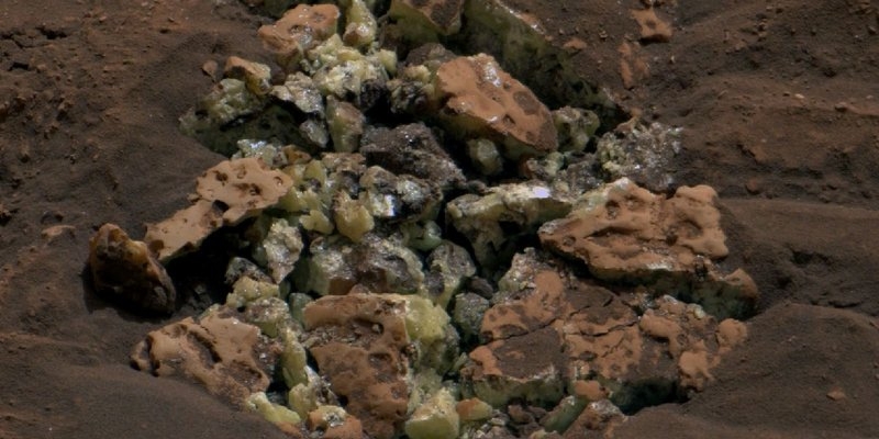 Łazik Curiosity zupełnie przypadkowo odkrył na Marsie czystą siarkę