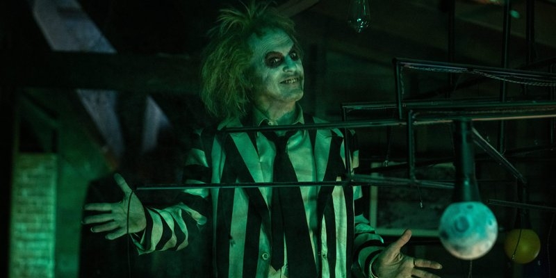 Tim Burton wraca cały na gotycko! Ponad 30 lat czekania na „Beetlejuice Beetlejuice” nie poszło na marne [RECENZJA]