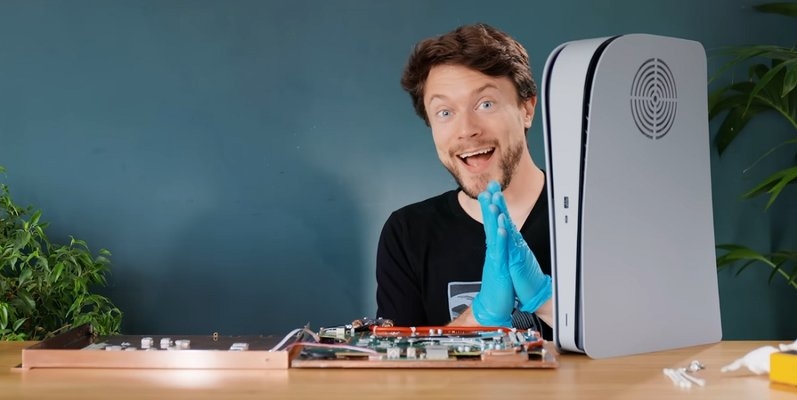 Youtuber zbudował PS5 Slim. Rozmiar konsoli jest zdumiewający