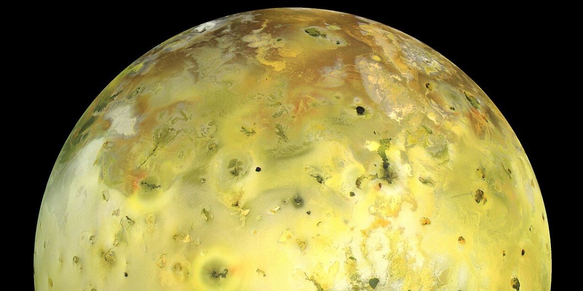 NASA opublikowała zdjęcia jeziora magmy i szczytu na Io – księżycu Jowisza