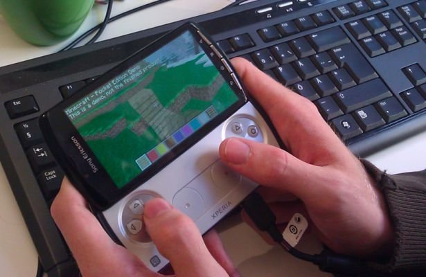 Minecraft: Jak wygląda na Xperii Play? [WIDEO]