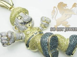 Gadżet dla bogaczy: Złoty wisiorek z Mario