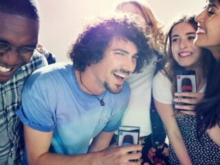 SingStar: Ultimate Party – Nowa odsłona karaoke od&nbsp;Sony w&nbsp;drodze. Ze&nbsp;śpiewaniem do&nbsp;telefonu [WIDEO]