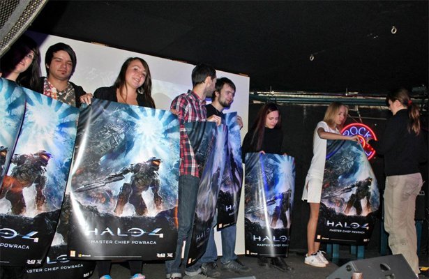 Halo 4: Obudziło się pradawne zło – polscy i brytyjscy fani świętują premierę [WIDEO]