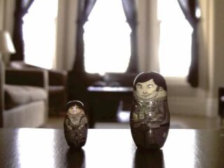 Stacking: Dziś premiera. Jeden z twórców jest tak podekscytowany, że aż bawi się lalkami