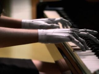 Deus Ex: Human Revolution – Bunt Ludzkości: Cyberimplanty uczynią twoje&nbsp;życie lepszym [WIDEO]