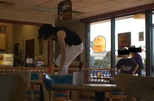 Mega64: Tym razem Mirror´s Edge, czyli Faith w barze z burrito [WIDEO]
