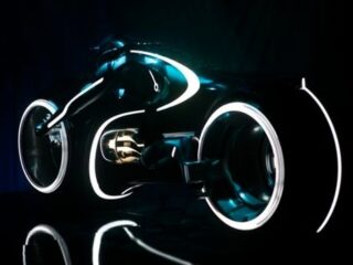 Tron: Pojedź do&nbsp;pracy motorem z&nbsp;Trona