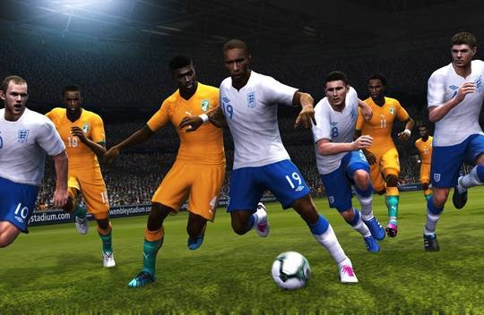 Pro Evolution Soccer 2011: Darmowe DLC z uaktualnionymi składami w najbliższy wtorek