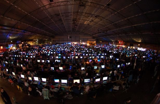 [Biuletyn E-sportowy] Wieści od Blizzarda, czyli w czym Starcraft 2 będzie lepszy od League of Legends.