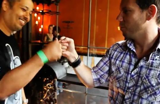 Gears of War 3: Koszulka, za którą Cliffy B. przybija żółwia [WIDEO]