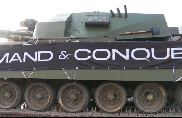 gamescom ´13: Command & Conquer – Prawdziwy czołg ozdobą targów [WIDEO]