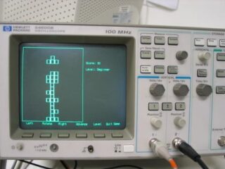 Jeśli świat wydaje się zbyt normalny, zagraj w&nbsp;Tetris na&nbsp;oscyloskopie