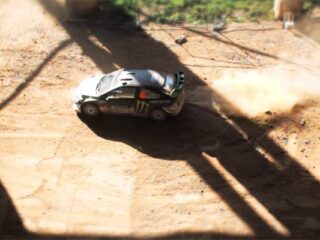 DiRT 3: Miniaturowy Ken Block na torze Battersea. Warto! [WIDEO]