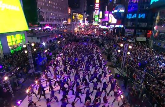 Kinect przejmuje nowojorski Times Square [WIDEO]