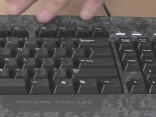Modern Warfare 2 – film z furą akcesoriów firmy Mad Catz. Pady, myszki, klawiatury dla hardkorów