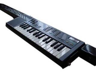 Rock Band 3 i… najbardziej obciachowy instrument świata