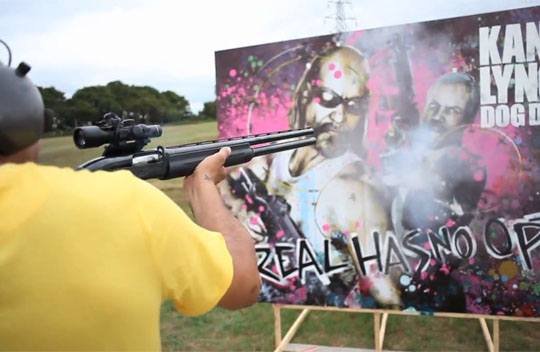 Kane & Lynch 2: Dog Days – graffiti z Kanem i Lynchem robione pod ostrzałem [WIDEO]