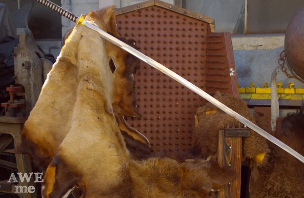 Miecz Sephirotha z&nbsp;Final Fantasy VII w&nbsp;realu [WIDEO]