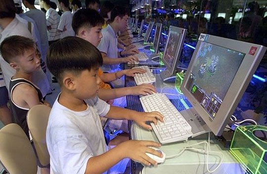 Korea Południowa walczy z uzależnieniem od MMO. Nieletni nie będą mogli grać po północy.