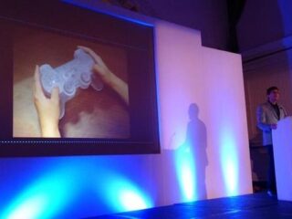 Knack: Na&nbsp;potrzeby gry developerzy stworzyli większego pada