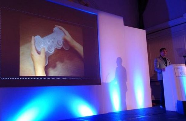 Knack: Na&nbsp;potrzeby gry developerzy stworzyli większego pada