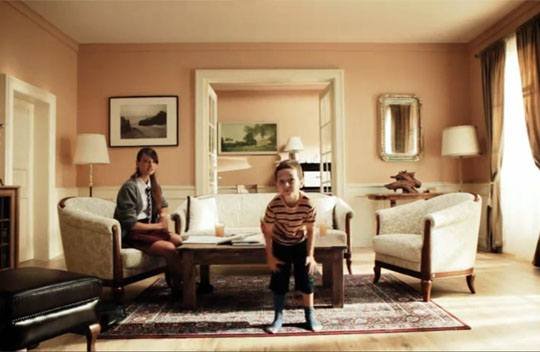 Xbox Kinect: Pierwsza oficjalna reklama pokazuje, że każdy może robić z siebie wariata [WIDEO]