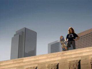 Shaun White Skateboarding: Shaun White skacze z 10 piętra [WIDEO]