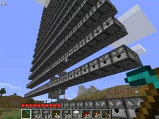 Minecraft: Kurczaków masakra wyrzutnią mechaniczną [WIDEO]