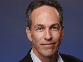 Były szef THQ powraca z&nbsp;projektem, który&nbsp;połączy filmy i&nbsp;gry. Jakim?