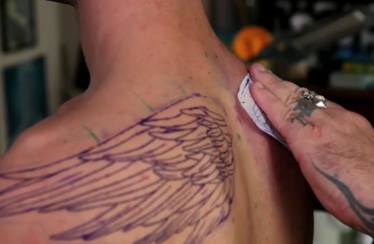 APB: All Points Bulletin i The Human Avatar ? tatuaż zrobiony, głosujemy na ciuchy [WIDEO]