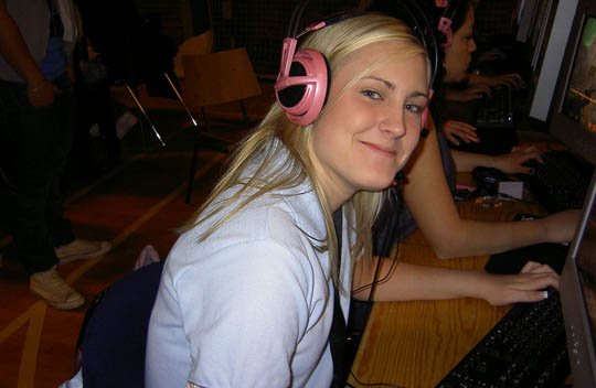 Osiemnastolatka rzuciła szkołę dla Counter-Strike´a