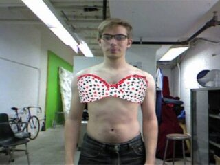 Kinect: Hack z&nbsp;biustonoszem i&nbsp;nie&nbsp;tylko&nbsp;[WIDEO]