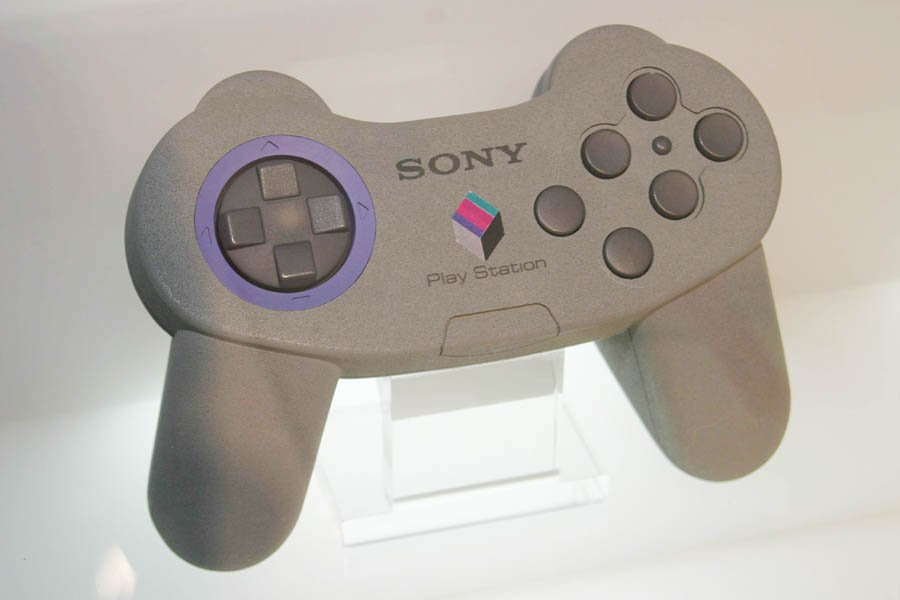 playstation-prototypowe-pady-02_174eg.jpg