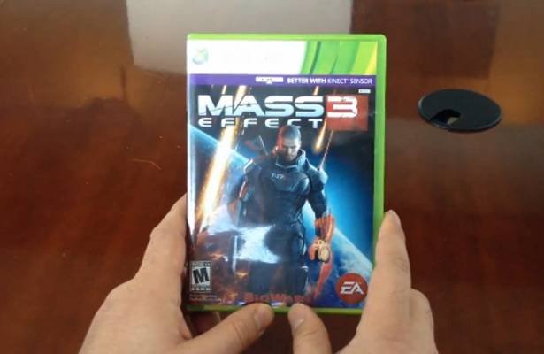 Mass Effect 3: BioWare ma już pudełka w rękach, pokazuje okładkę unisex [WIDEO]