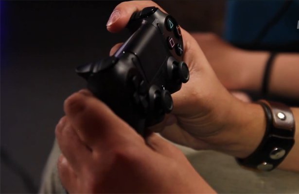 PlayStation 4: 8 minut o&nbsp;DualShocku 4 [WIDEO]