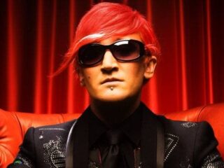 Ten człowiek pojawi się w grze. Zgadnij jakiej…