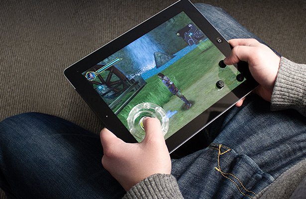 SteelSeries Free Touchscreen Gaming Controls: Masz problemy z FPS-ami na iPhonie? Ten kontroler je rozwiąże
