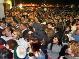 Apokalipsa? Nie, to&nbsp;premiera PlayStation 4 w&nbsp;Europie… [WIDEO]