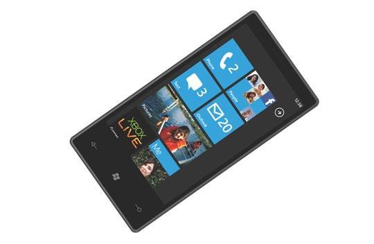 Windows Phone 7: Microsoft ujawnia datę premiery nowej „konsoli do gier”