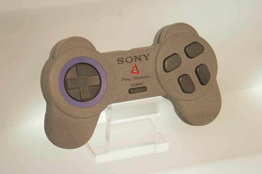 playstation-prototypowe-pady-01_174eg.jpg