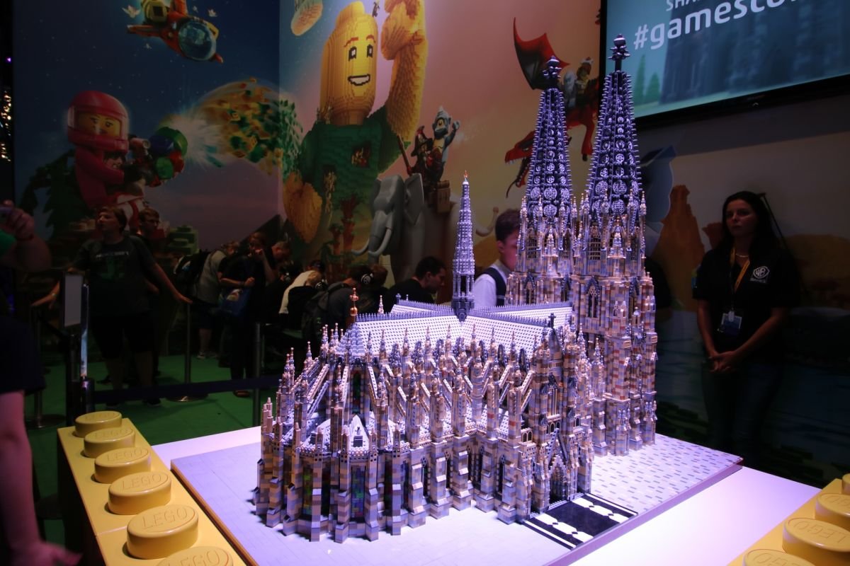 Gamescom-2017-18_4bpd.jpg