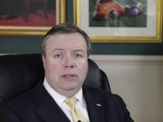 Eve Online: Amerykański polityk zbanowany za przekręty okazał się niewinny