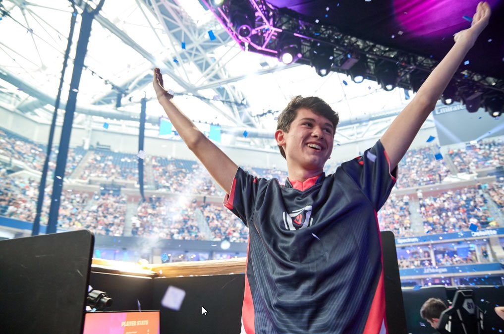 Fortnite World Cup: Mistrz ma 16 lat i zgarnął 3 miliony dolarów