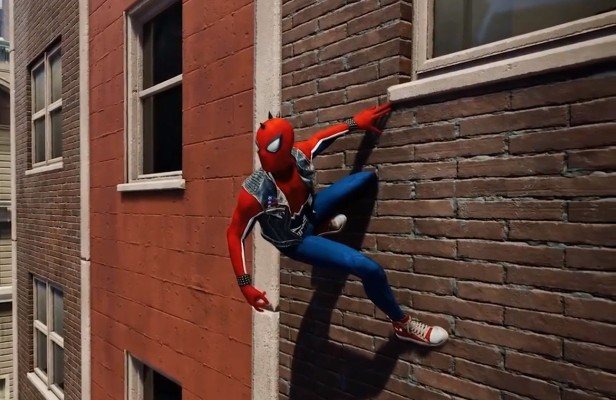 Spider-Man: Walka wymaga finezji i pomyślunku, a niekiedy również drewnianych palet [WIDEO]