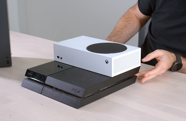 Xbox Series X/S: Porównanie wielkości konsol, także z PS4 [WIDEO]