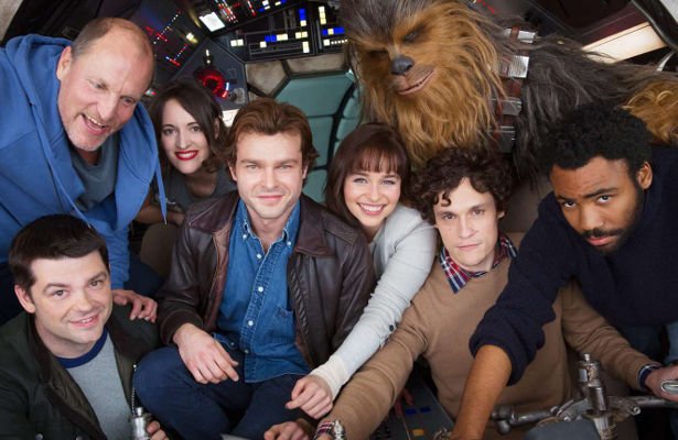 Star Wars: Han Solo – Ruszyły zdjęcia, jest pierwsza fota ekipy i data premiery