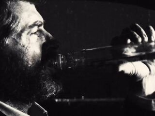 „Logan”: Wolverine cierpi w czerni i bieli [WIDEO]