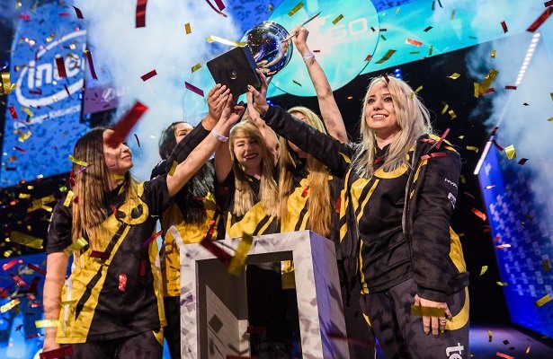 E-sport: 10. najlepiej opłacany gracz zarobił więcej niż 500 najlepszych zawodniczek razem wziętych