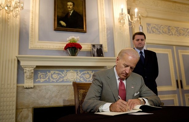 Były wiceprezydent i&nbsp;kandydat na&nbsp;prezydenta USA mówi o&nbsp;grach uczących zabijać ludzi